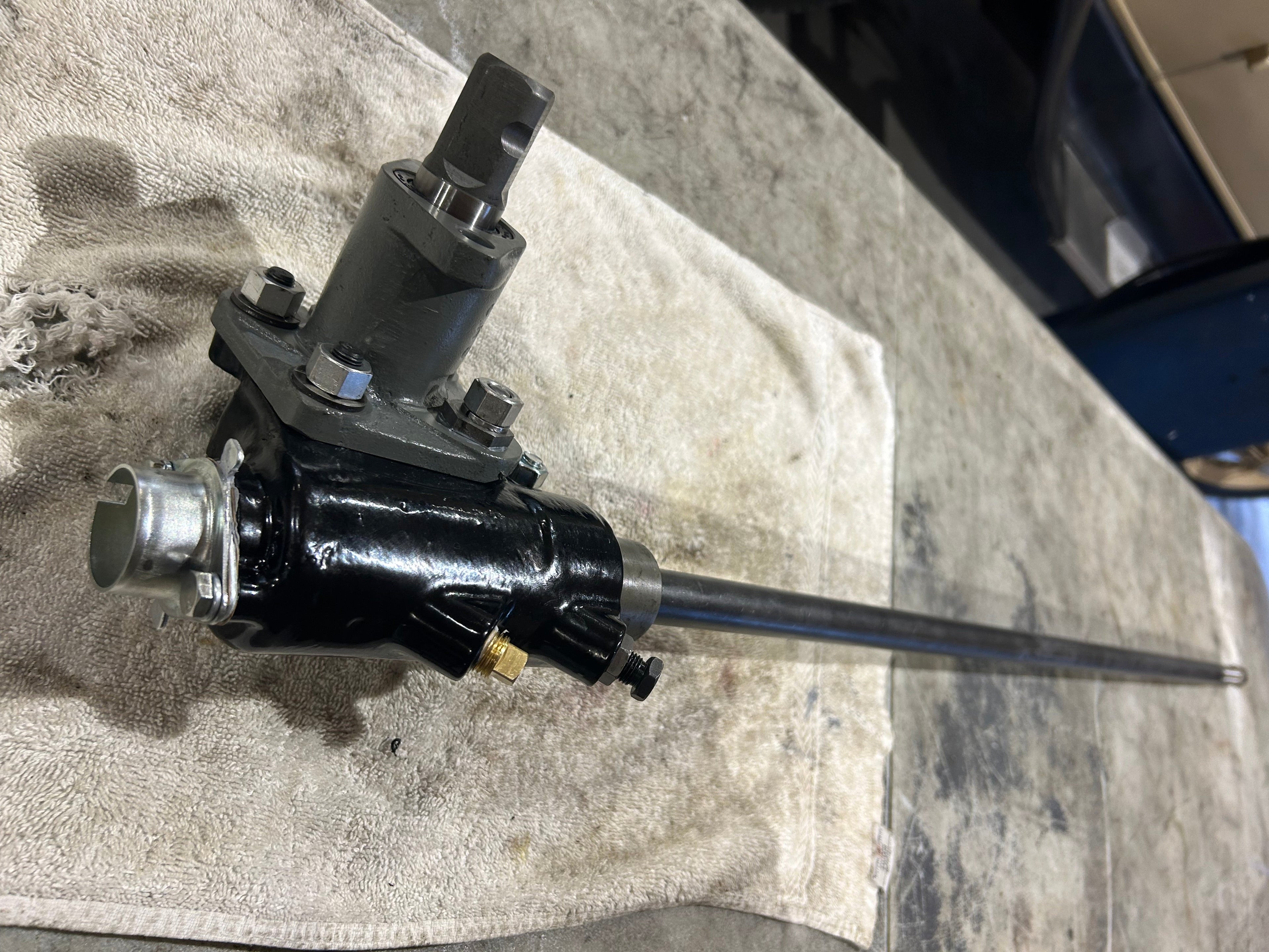 Rebuilt Two-Tooth Steering Box - 43" Steering Shaft